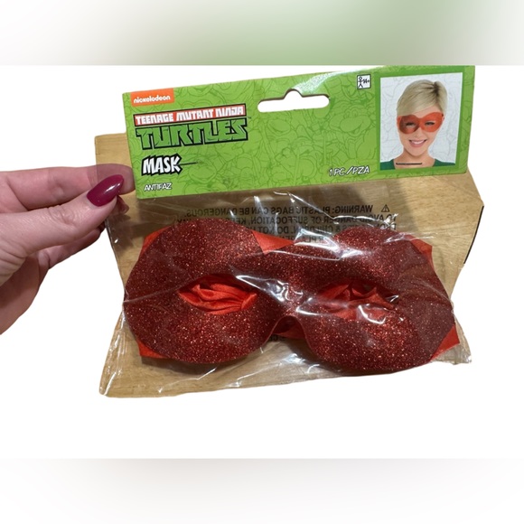 Nickelodeon Accessories - NICKELODEON NIB TEENAGE MUTANT NINJA TURTLES RED MASK